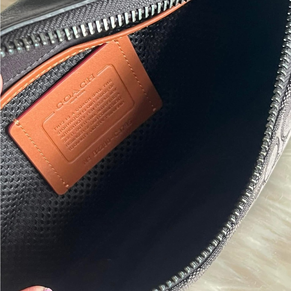 C3795 - Coach League Belt Bag in Signature Jacquard - Picture 6 of 11